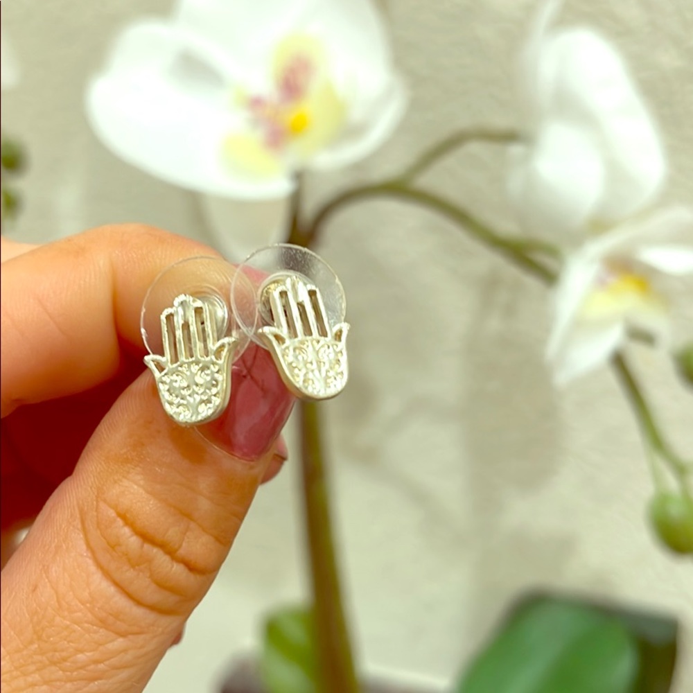 Hand studs silver